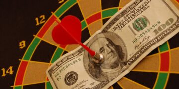 Leasing Versus Buying: Choose Your Auto Finance Path